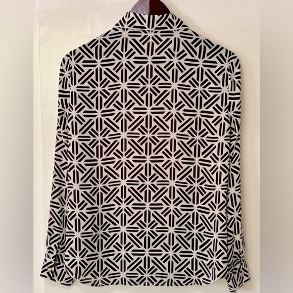 Banana Republic| Black & White Geometric Buttoned Long Sleeve Blouse Top Sz S - Picture 5 of 6